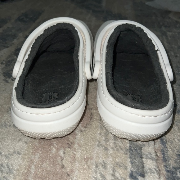 Crocs Classic Fuzz-Lined Clog - Picture 3 of 9